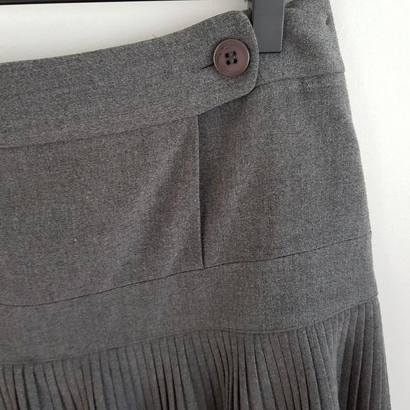 GRACE ELEMENTS Pleated Gray Skirt - Picture 5 of 6